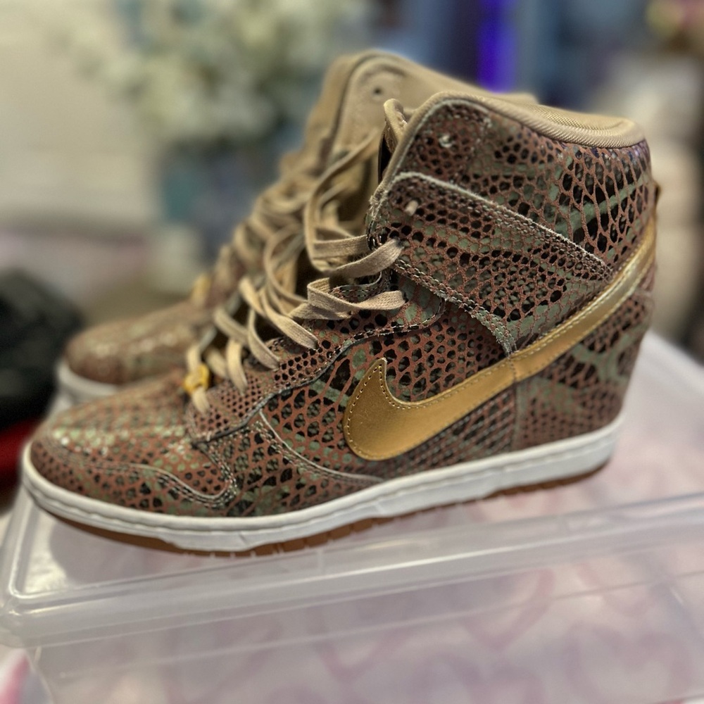 Nike Wedge Sneakers Special Edition